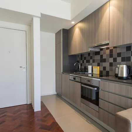 Bairrus - Duque * ליסבון